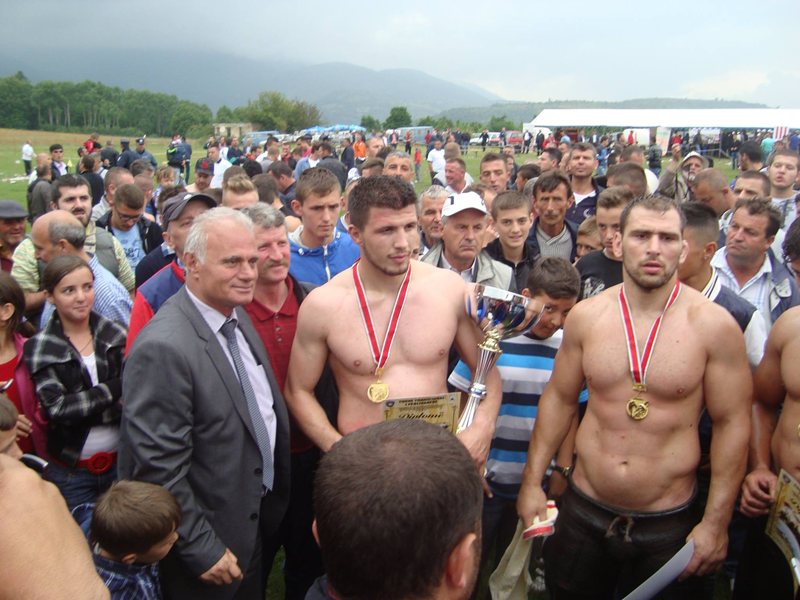 Me manifestime të shumëta u shënua 15-vjetori i Çlirimit të Komunës