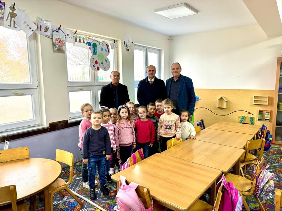 SQARIM LIDHUR ME FUNKSIONIMIN E NGROHJES NËPËR SHKOLLA DHE  FURNIZIMIN  ME LËNDË DJEGËSE