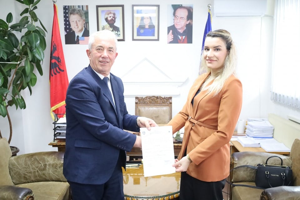 EDHE NJË GRUA NË POZITË UDHËHEQËSE NË KOMUNËN E DRAGASHIT