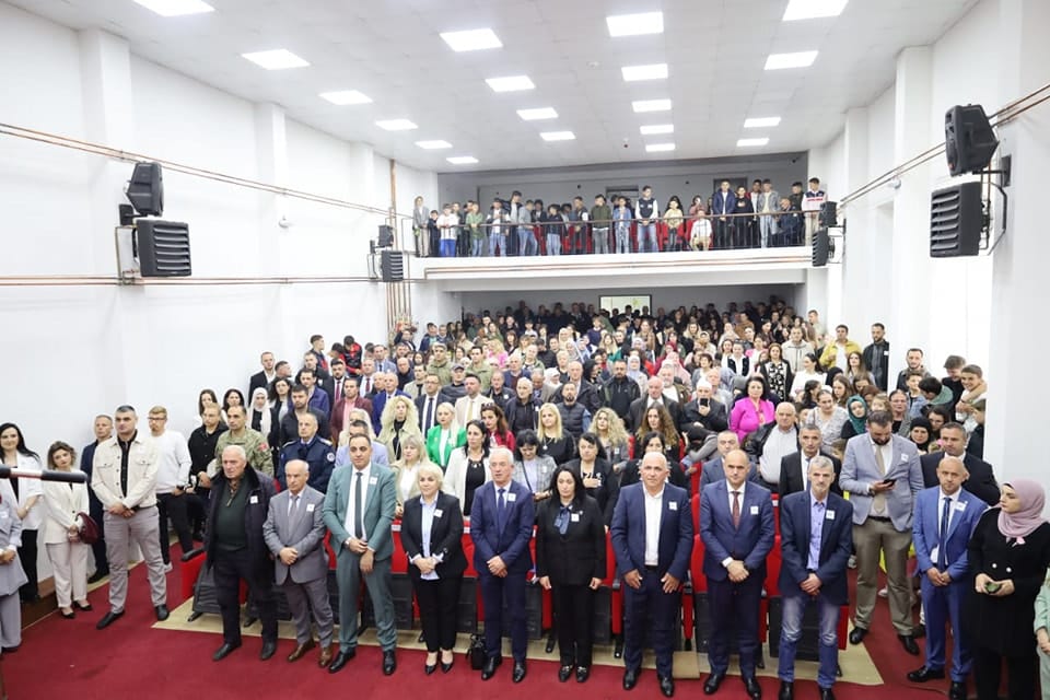 ShFMU “Fetah Sylejmani” në Dragash festoi Ditën e Shkollës
