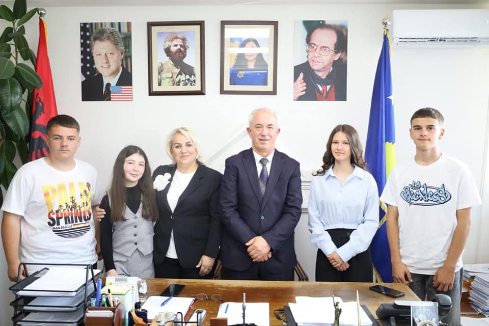 Gradonačelnik Xheladini danas je primio u posjetu predsjedništvo Općinske dječje skupštine