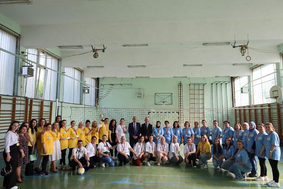 Grupa članica Ženske skupštine organizovala je odbojkaške utakmice između timova zaposlenih žena