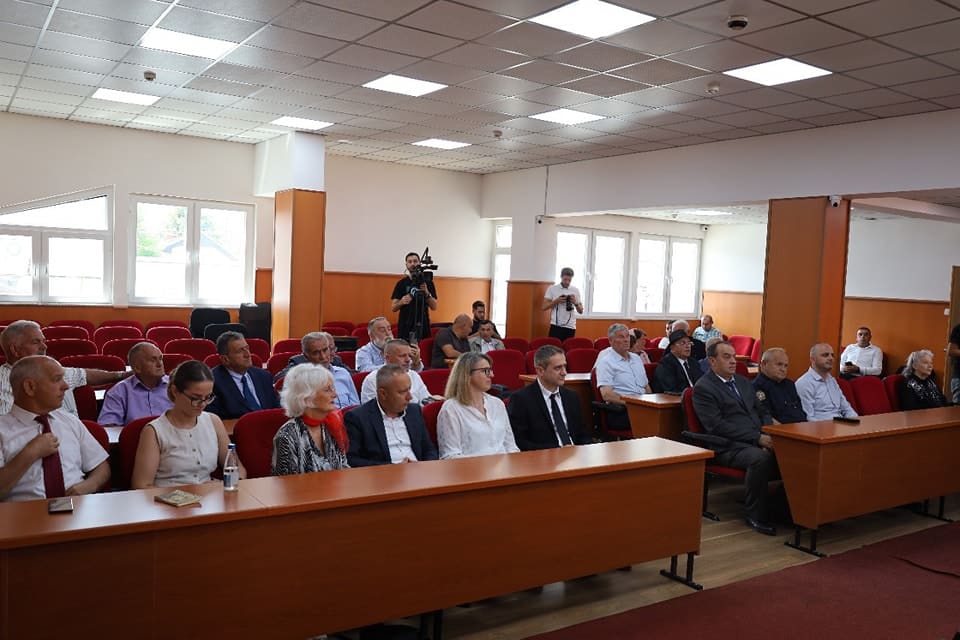 Predsednik Xheladini je odao priznanje i uručio poklone svim penzionisanim službenicima